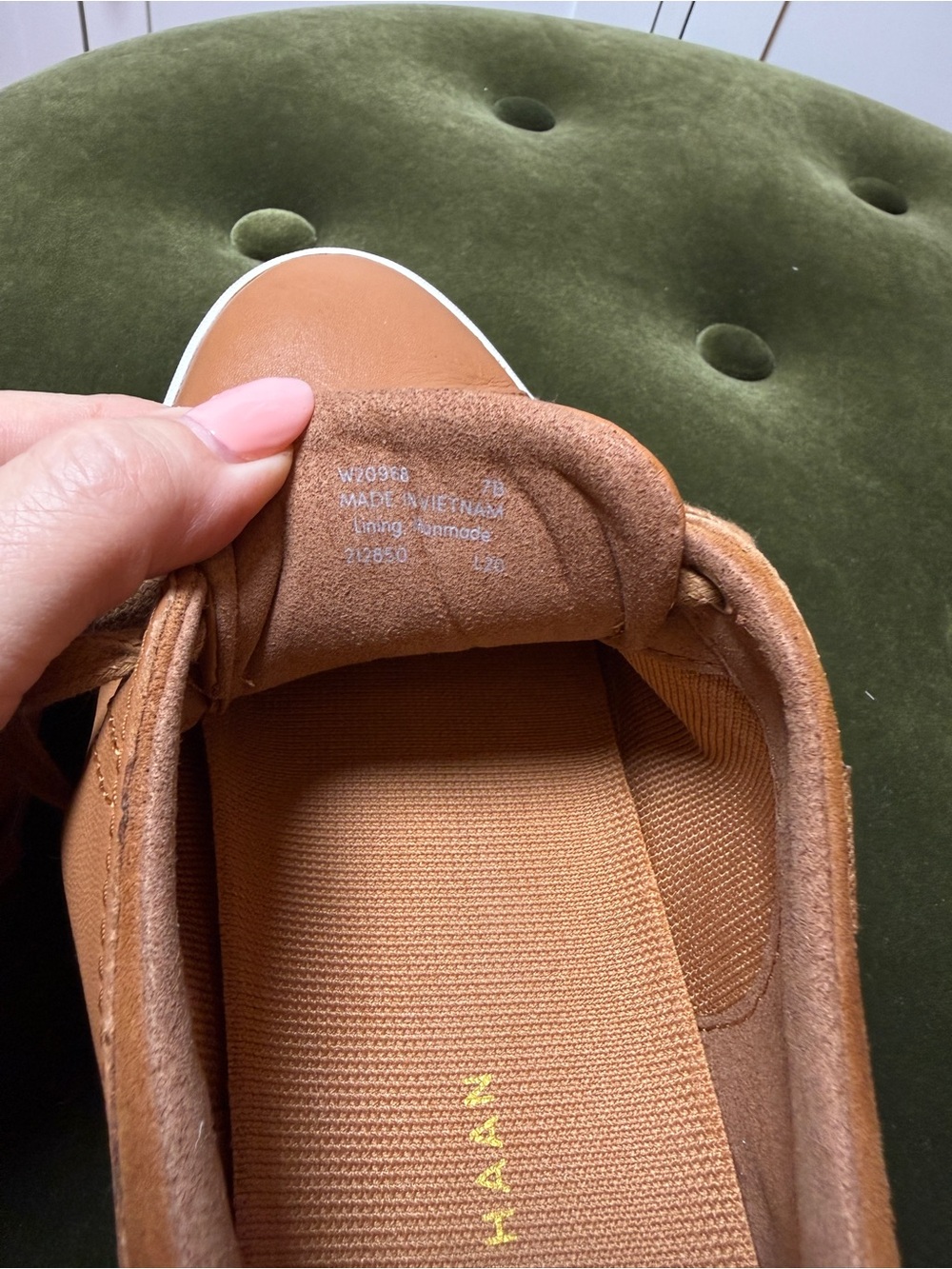 Women's Cole Haan Tan Leather Lace Up Sneakers Gold Accent Casual Low Top. - Picture 5 of 5